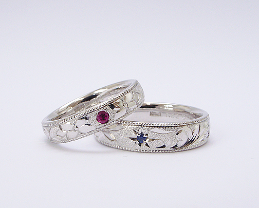 プルメリアと星のハワイアンジュエリー結婚指輪