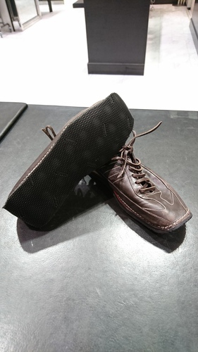 BALLY（バリー）　底の貼り替え