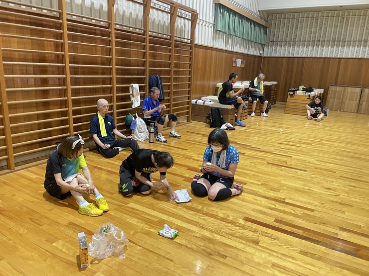 もう10月ですが暑い体育館、でも夏の風物詩はそろそろ終わりなのだ！？
