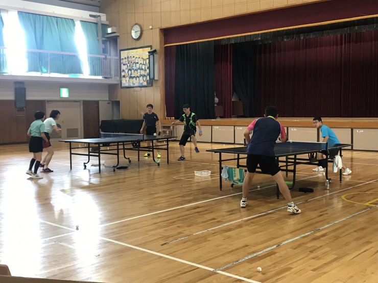 合計年齢300歳超え？の台を発見！皆さん元気、生涯スポーツの卓球万歳！