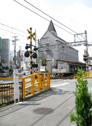 千里山の踏み切りでランチ みんなで発信 千里山ブログ