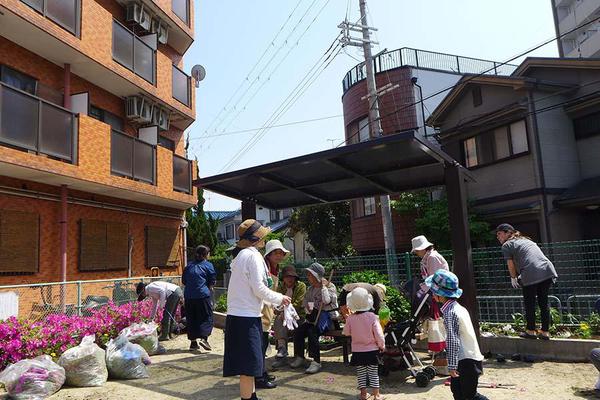 家族総出の楽しい清掃デー