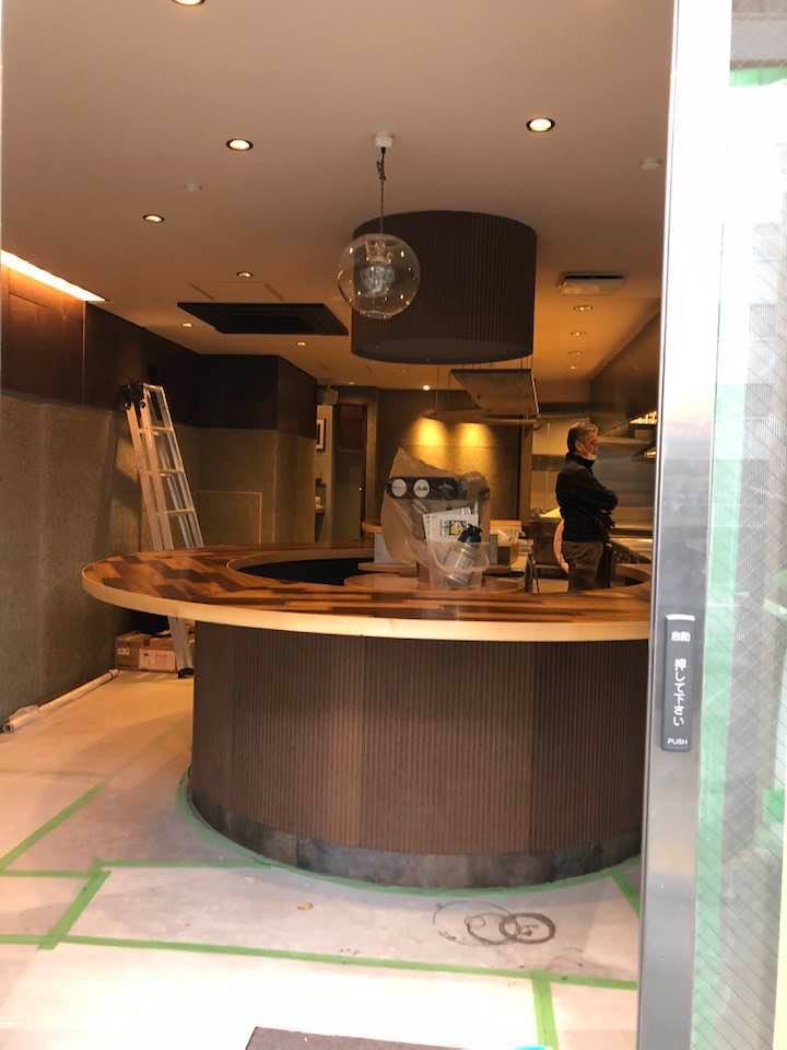 谷町六丁目4番出口の隣に来週からオープンする立ち飲みやさん。