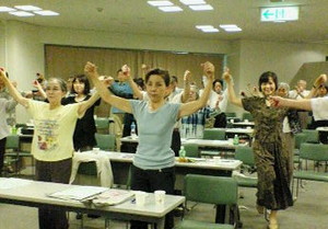 イベントのご案内  【 手のひらにぎにぎ体操 】