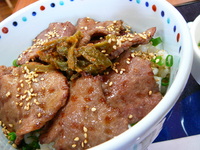 梵天丸の牛タン麦飯丼。